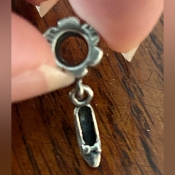 Pandora silver high heel dangle charm - Picture 2 of 8